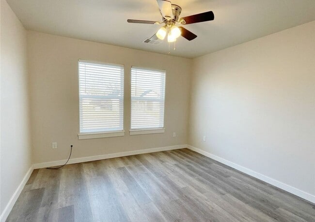 Building Photo - Amazing 4bd/ 2ba house in Silo School Dist...