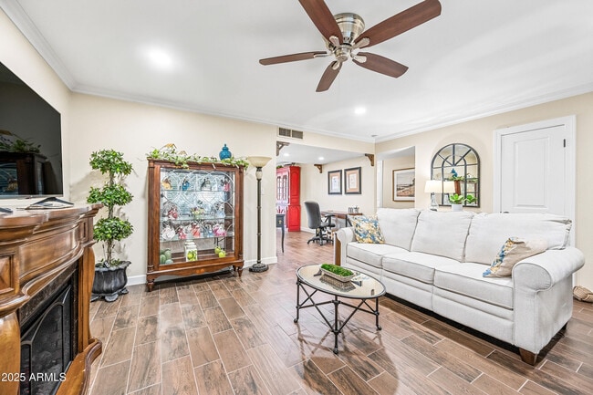 Building Photo - 5972 N 83rd St