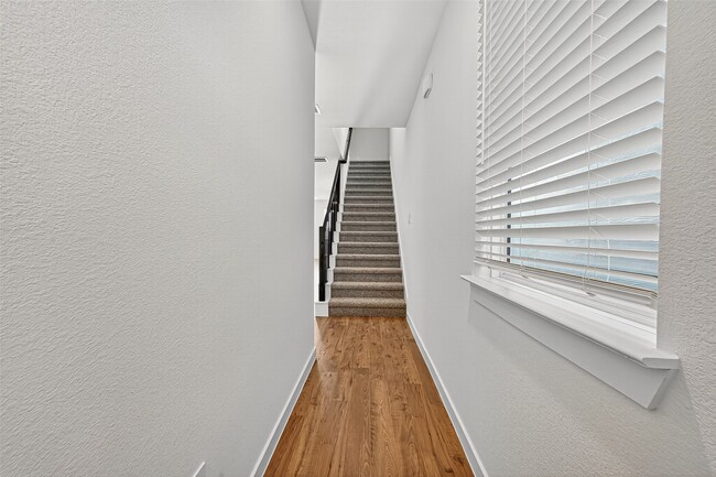 Building Photo - 3518 Blue Mockingbird St