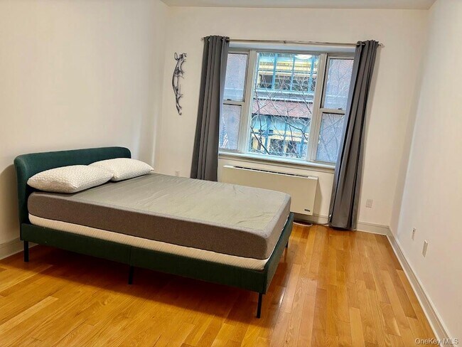 Building Photo - 41-26-41-27 27th St