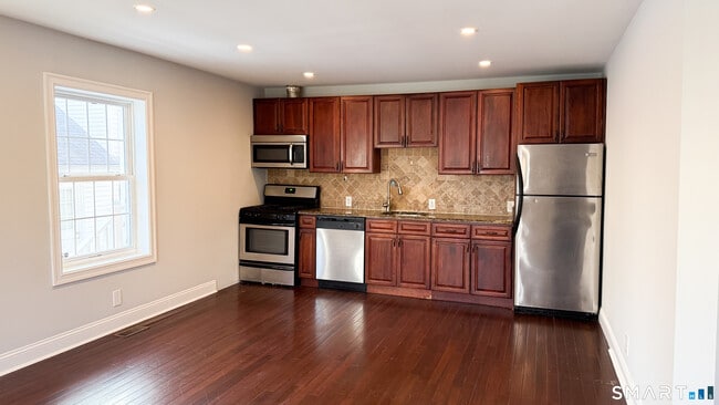 Building Photo - 271 Seaside Ave