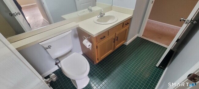 Building Photo - 166 Old Brookfield Rd