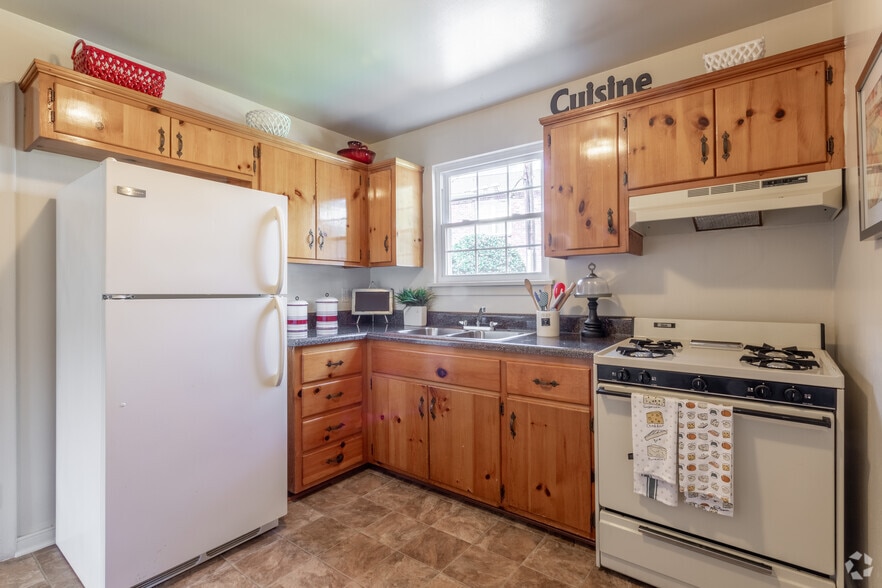 Building Photo - Landmark at Patterson