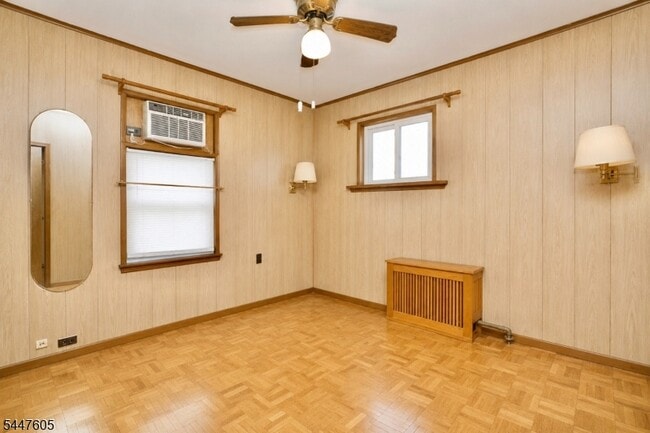Building Photo - 425 Davis Ave