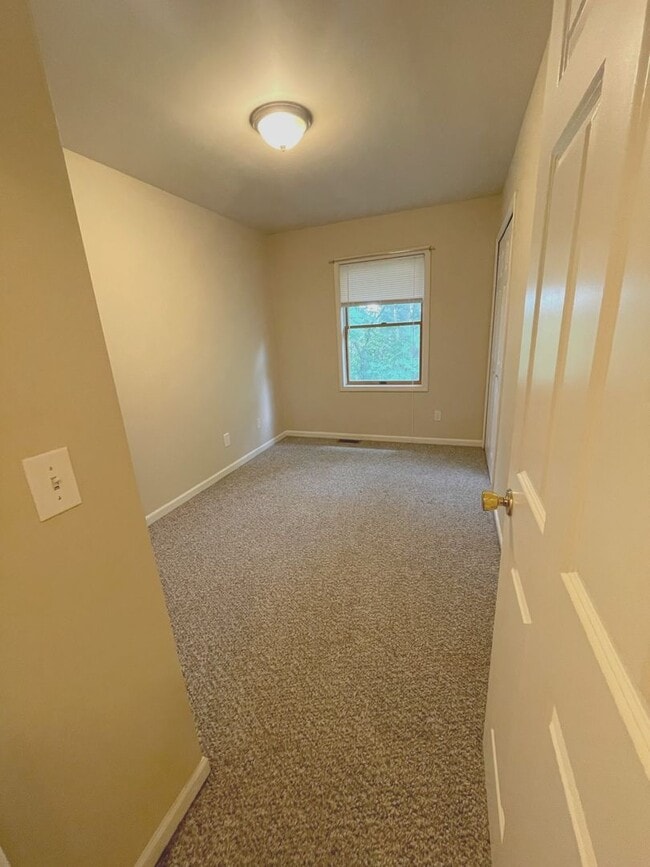 Building Photo - 230/232 Brookridge Rd.