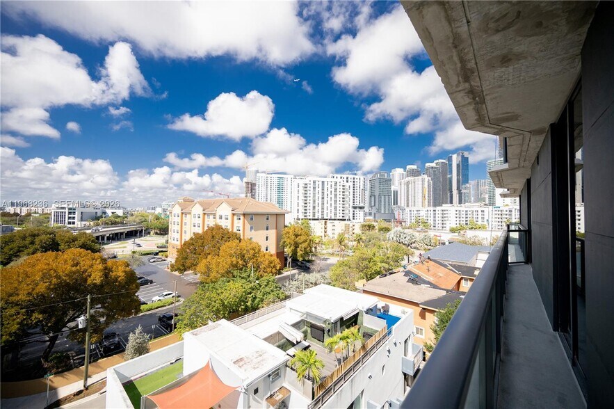 Building Photo - 201 SW 17th Rd