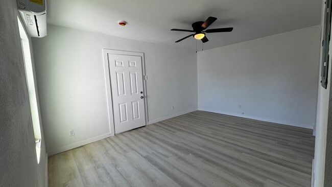 Building Photo - 2BD UPSTAIRS APARTMENT WITH WATER PAID!!