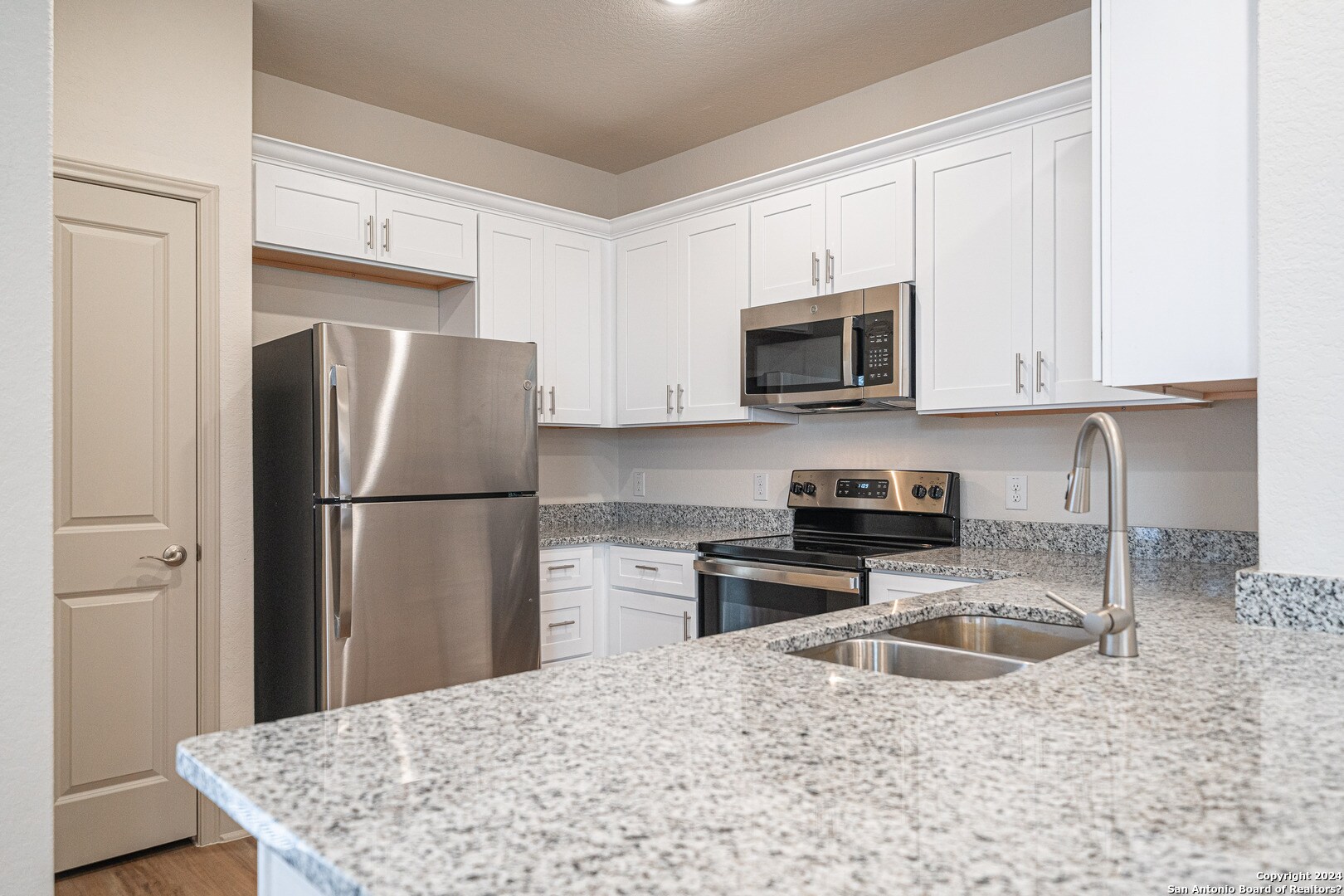 Building Photo - 10216 Eaglewood Nook
