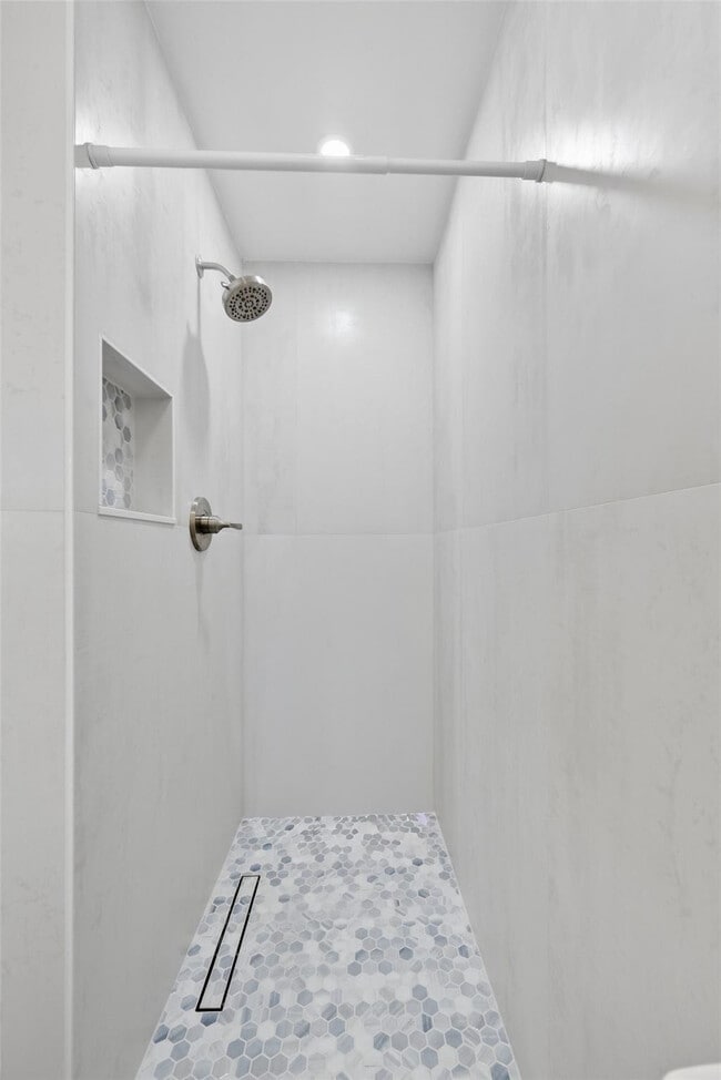 Building Photo - 4525 Bougainvilla Dr