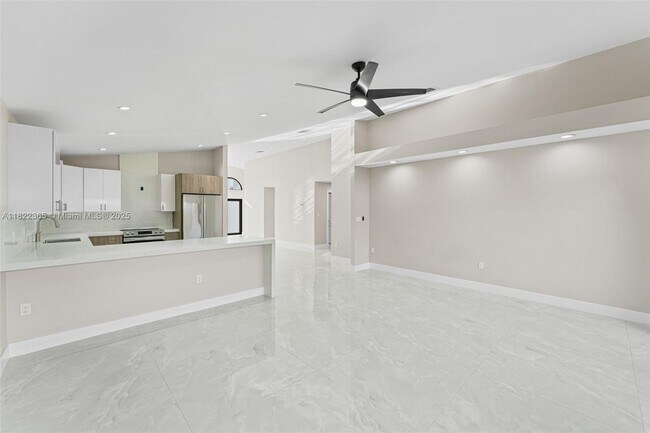 Building Photo - 9940 SW 155th Ave