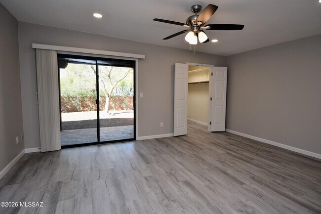 Building Photo - 4581 Cam Campero