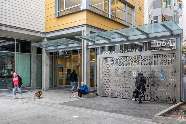 Entrance - 1064-1068 Mission St