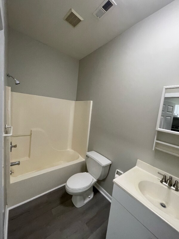 Building Photo - 100 Pundt St