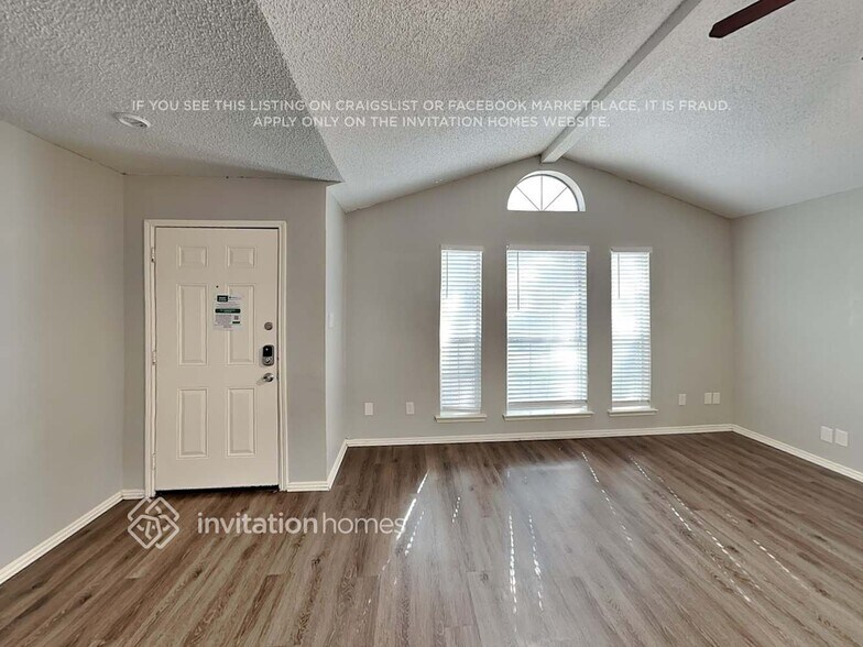 Building Photo - 8037 Iris Cir
