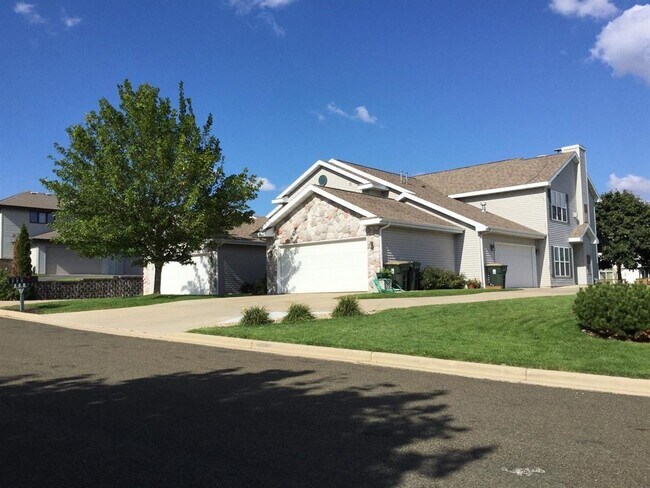 Primary Photo - 3076 Selkirk Dr
