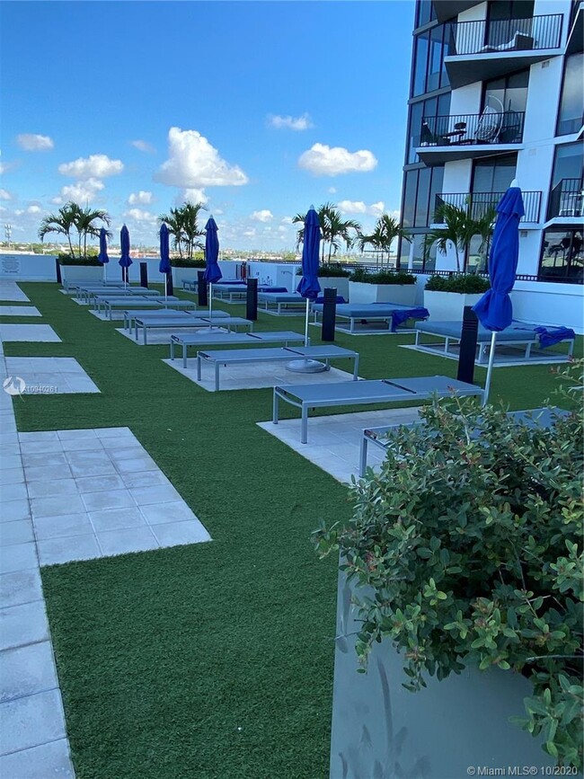 Building Photo - 5300 Paseo Blvd