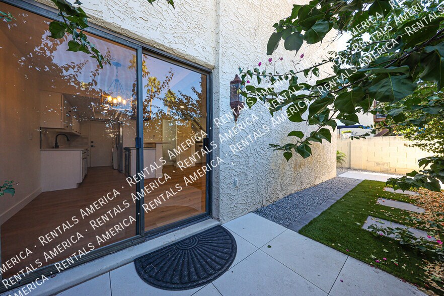 Building Photo - 8821 S 48th St