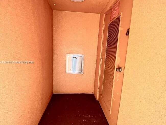 Building Photo - 701 SW 141st Ave