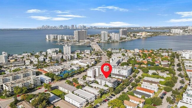 Building Photo - 1960 Marseille Dr