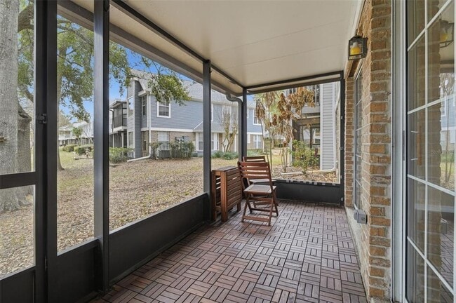 Building Photo - 2201 Coach House Blvd