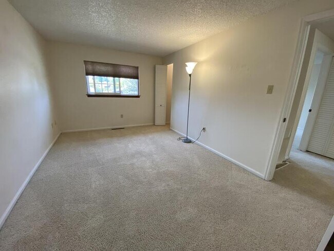 Building Photo - 2551 Sagebrush Ave