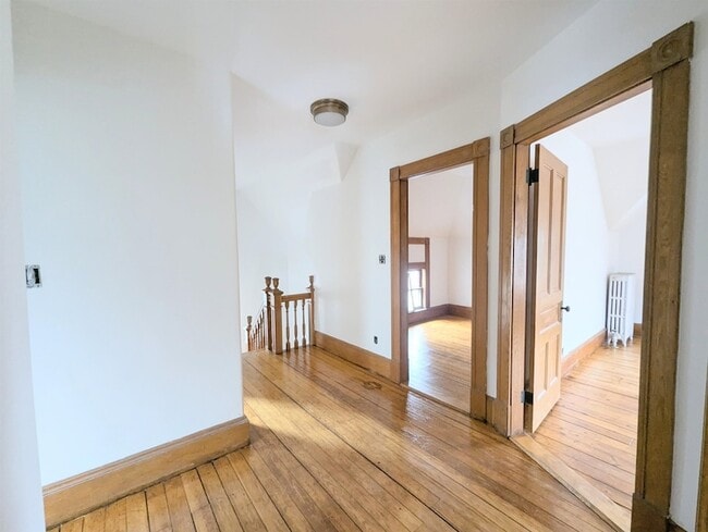 Building Photo - 417 Cliff St