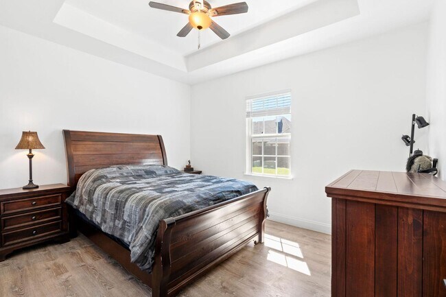 Building Photo - 1000 Stone Hill St