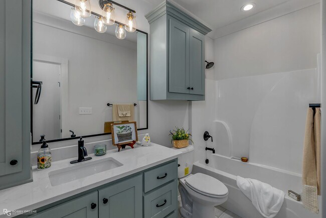 Building Photo - Gorgeous 3 bed 3 bath home for lease | Nor...