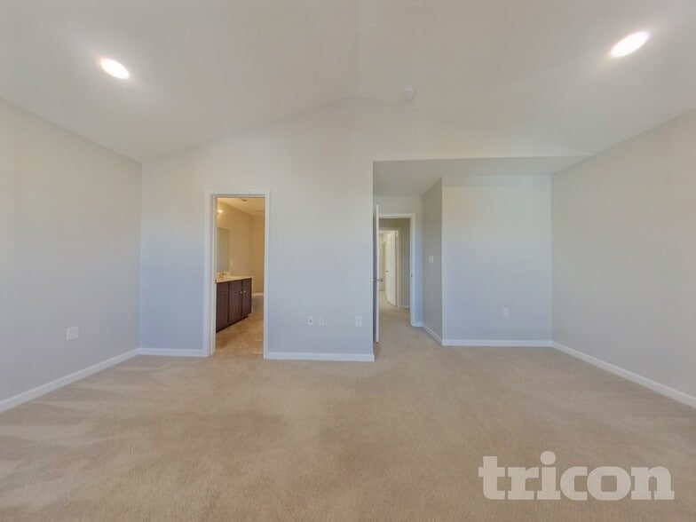 Building Photo - 4936 Broad Leaf Ct