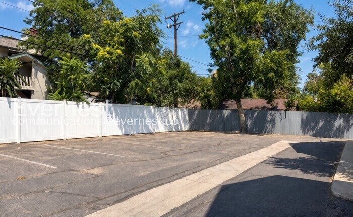 Building Photo - 2205 Arapahoe Ave