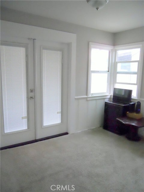 Building Photo - 3071 N Crescent Ave