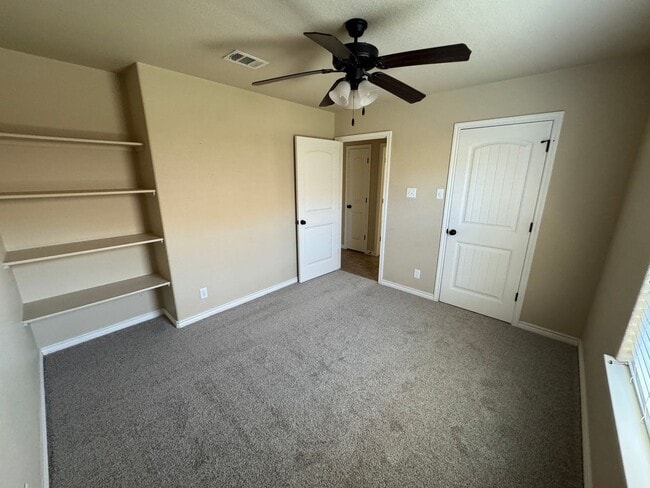 Building Photo - 6109 Newcastle Dr