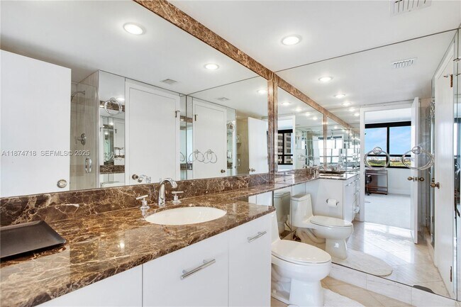 Building Photo - 3 Grove Isle Dr