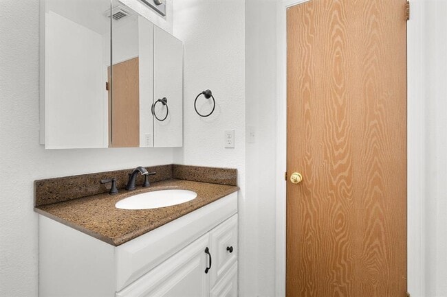 Building Photo - 21459 Coyote Trail