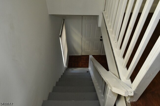 Building Photo - 129 Central Pl