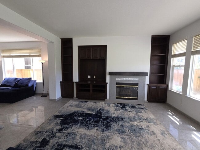 Building Photo - Gorgeous Upgraded Sabre Springs Home