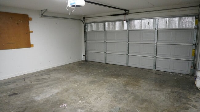 Building Photo - 167 Ramona Dr