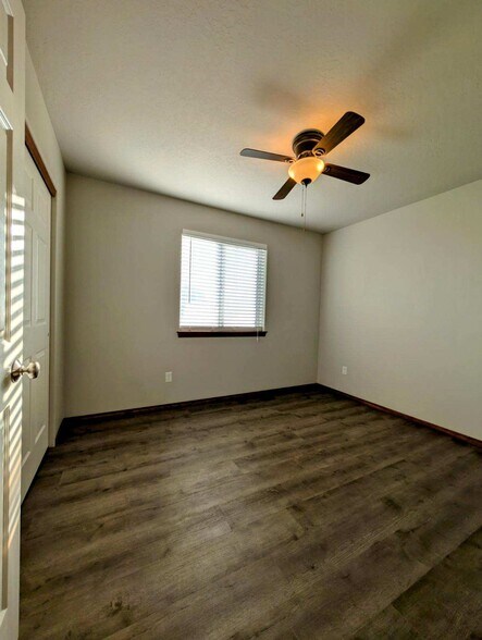 Building Photo - 4610 Seville Dr