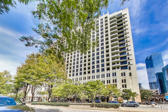 Building Photo - 1255 S State St