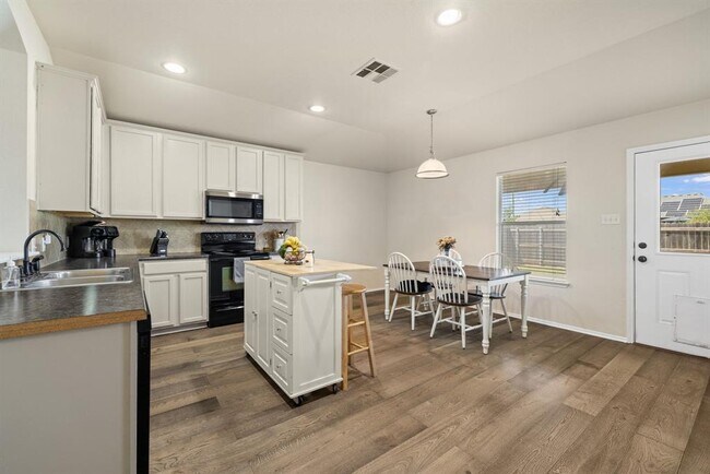 Building Photo - 718 Sugar Brook Dr