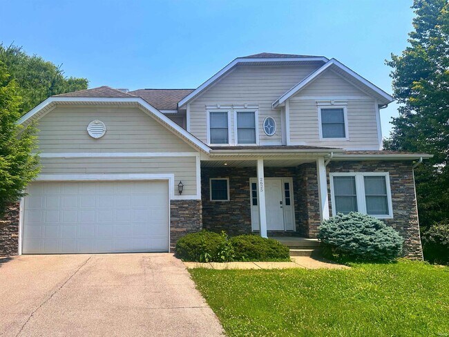 Primary Photo - 2625 S Stratford Dr