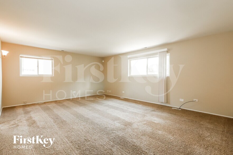 Building Photo - 105 Oxford Ln