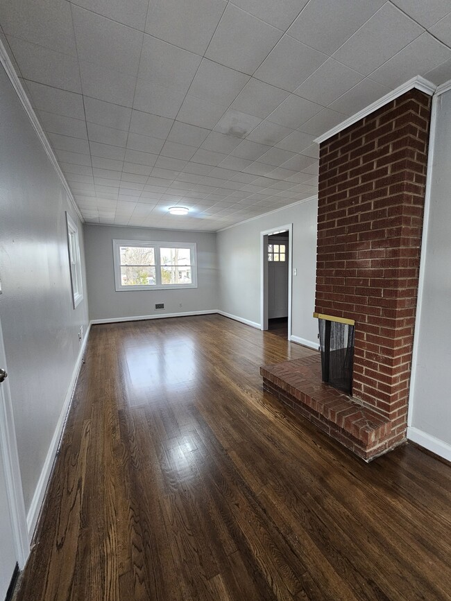 Building Photo - 500 S Mountain St