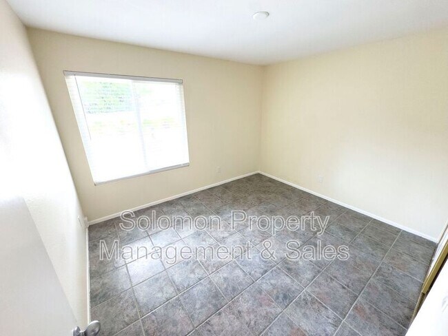 Building Photo - 2701 Fire Mountain Dr