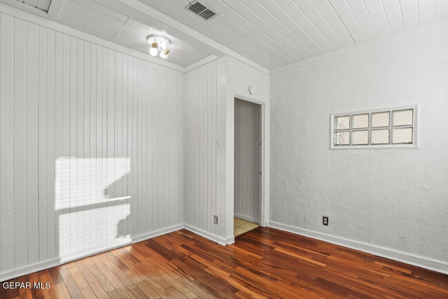 Building Photo - 3410 N Stanton St