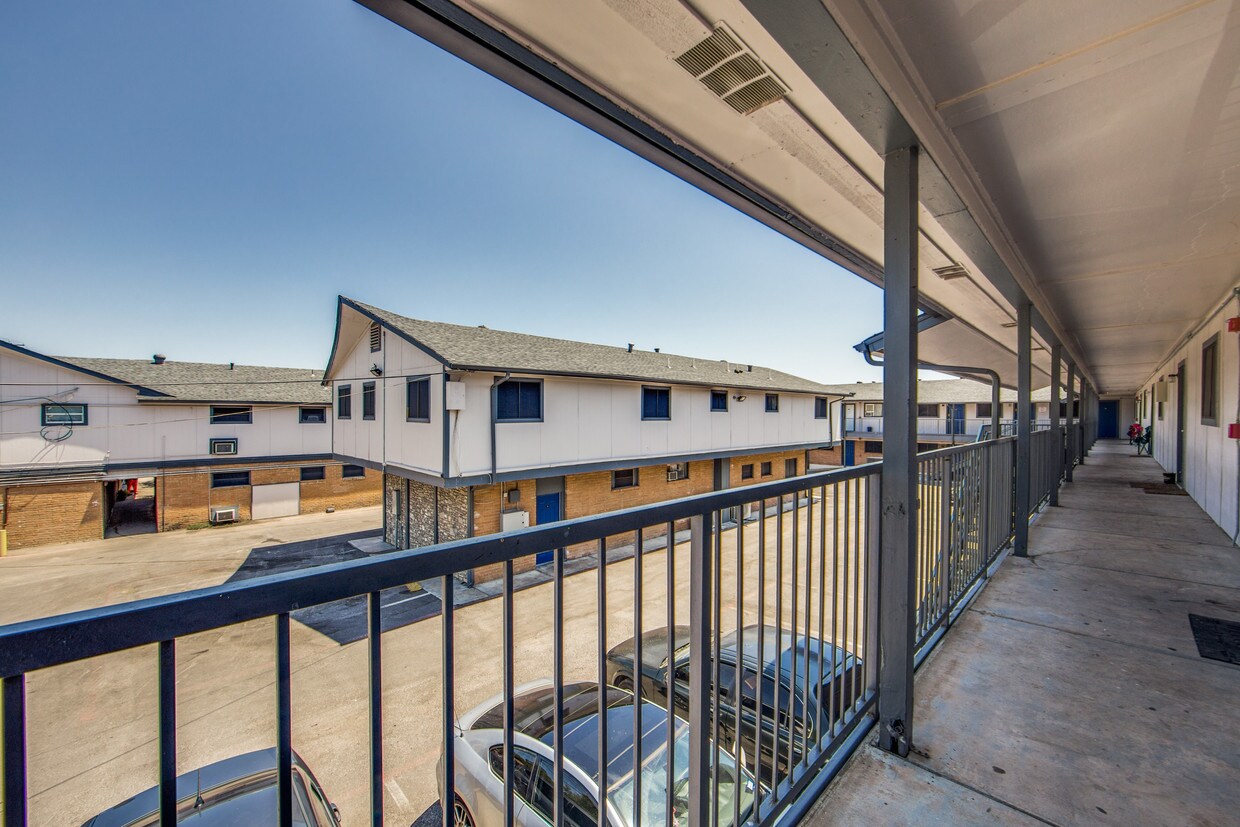 Falcon Ridge Apartments Universal City
