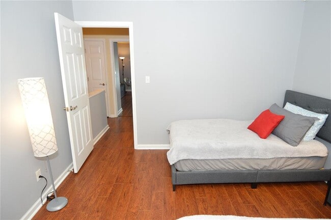 Building Photo - 3837 Pompano Dr SE