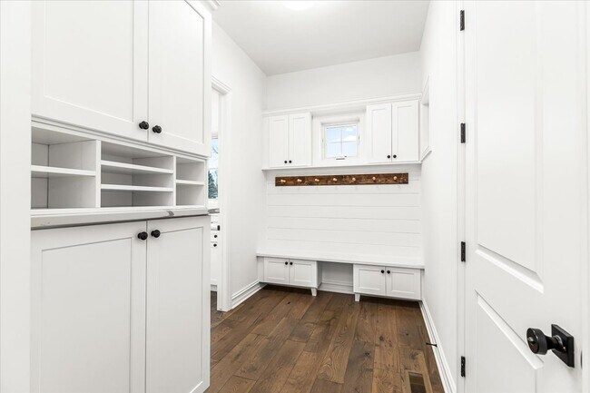 Building Photo - 7158 Sawgrass Dr