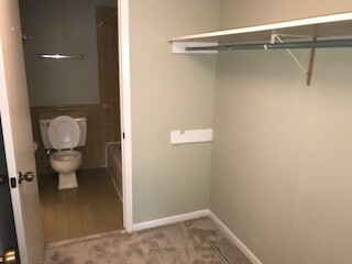 Building Photo - Newly renovated Unit Close to Downtown!