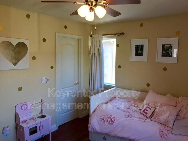 Building Photo - 3825 Venus Ct